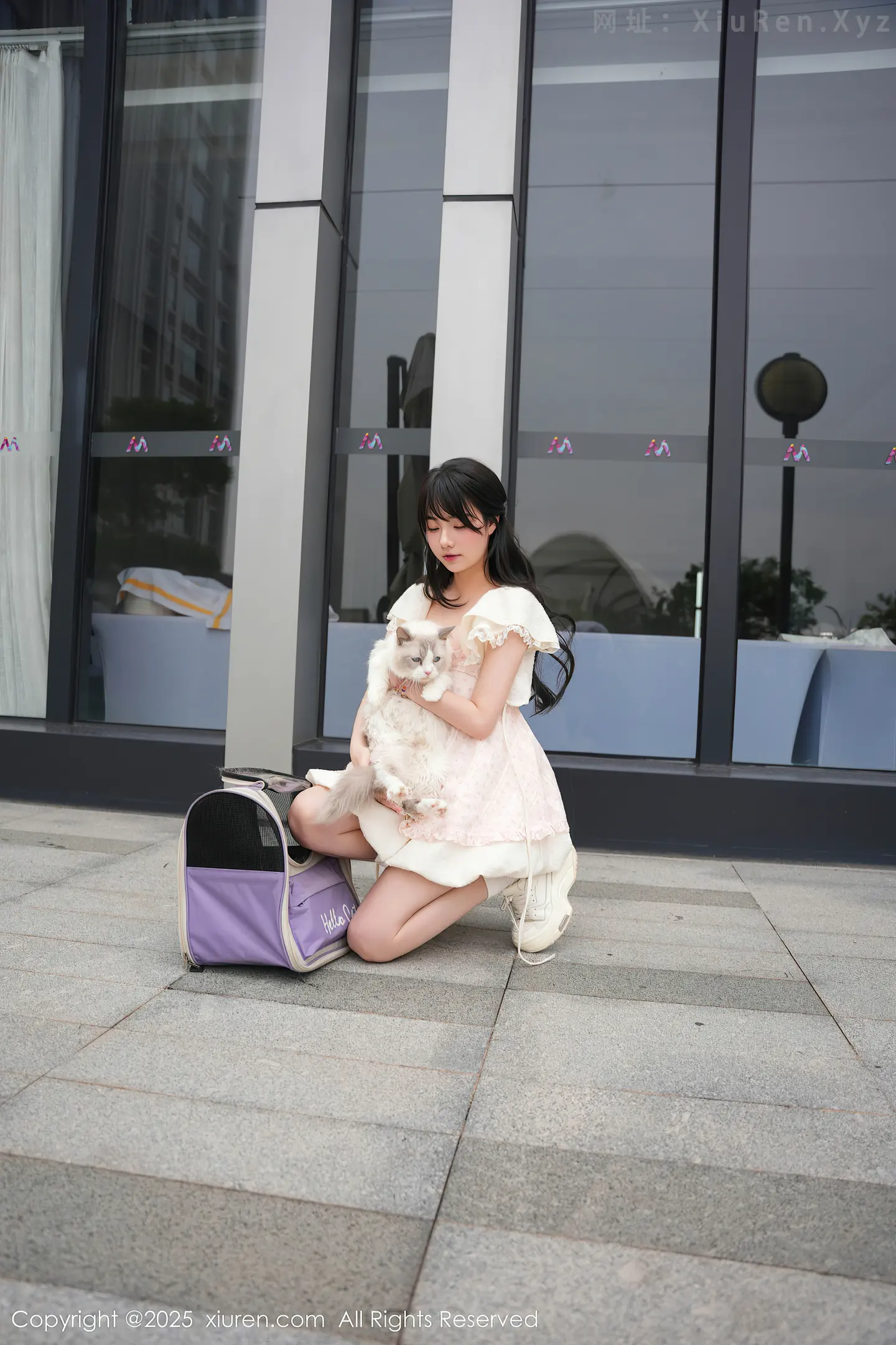 图片[5]-[XiuRen秀人网] VOL.10734 模特软情性感浅色连衣短裙配白色腿袜秀翘臀模特撩人诱惑写真75P-秀人网官方网站